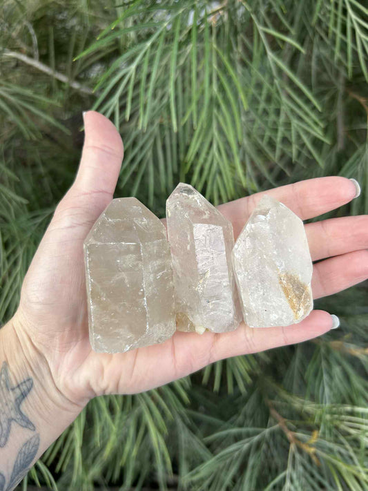Quartz Points Natural Cut Base $35 P,kg
