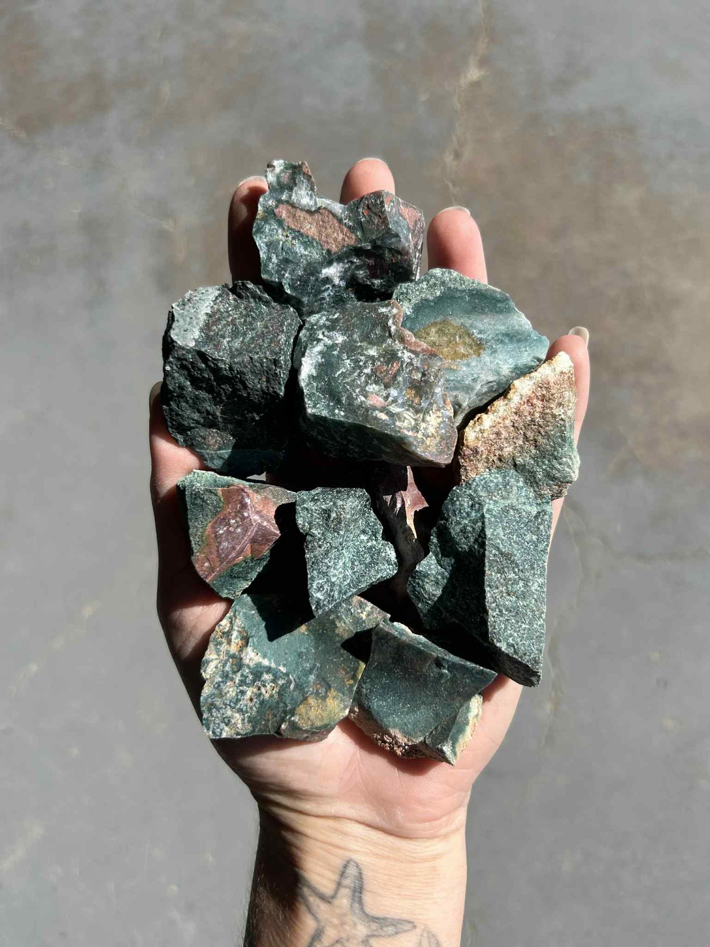 Apatite Rough $25 P,KG